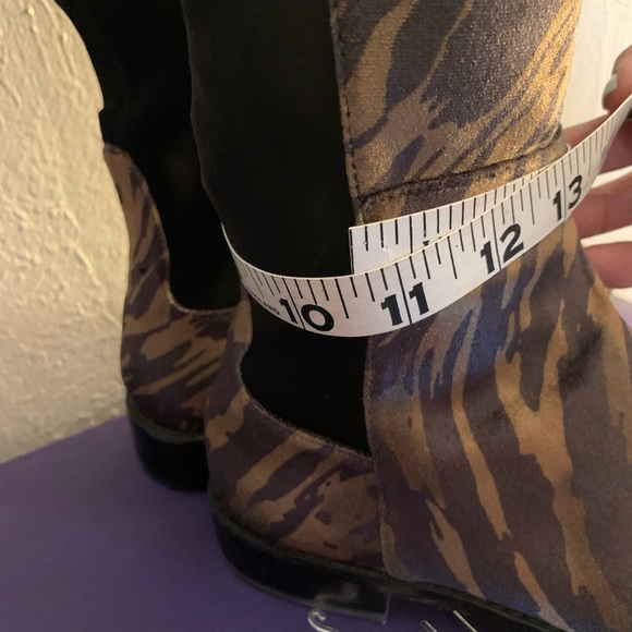 STUART Weitzman Tiger Stretch Boot -Size 7 M - Picture 5 of 14